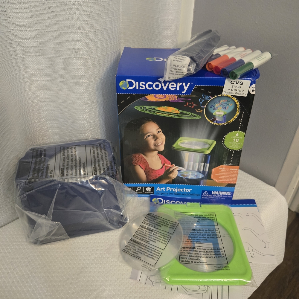Discovery Kids Art Projector Wall Ceiling Unused Creative Sketch Colored Markers